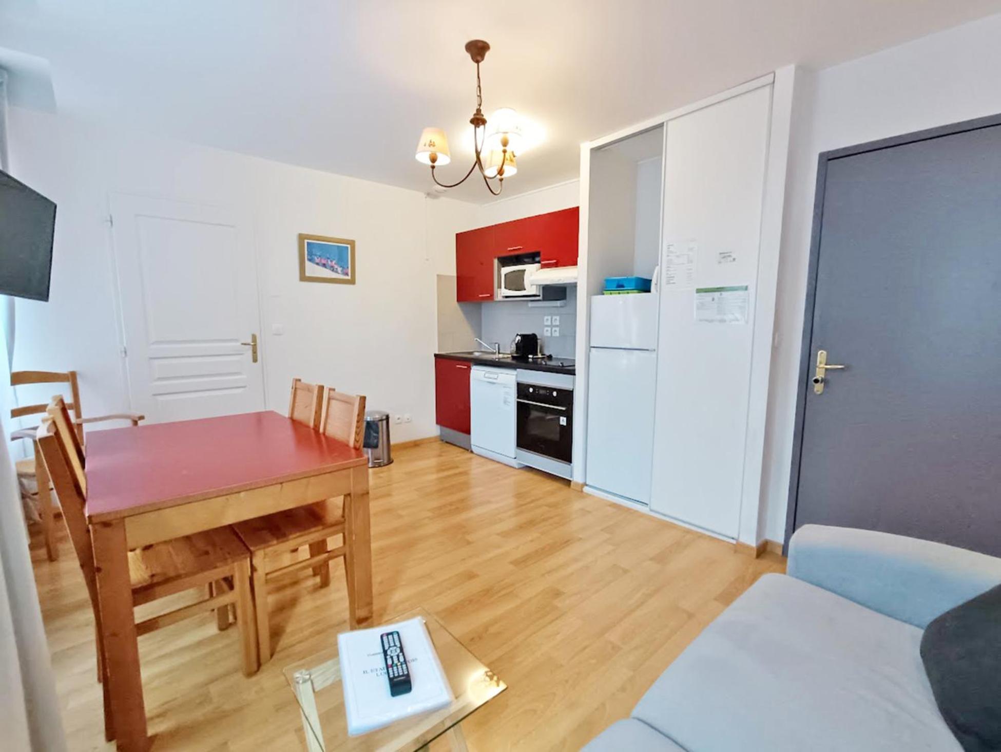 Апартаменты Il Etait Une Fois Luchon, T2, Centre Luchon, Wifi, Casier A Skis, Ascenseur, 4 Personnes Bagneres-de-Luchon Экстерьер фото