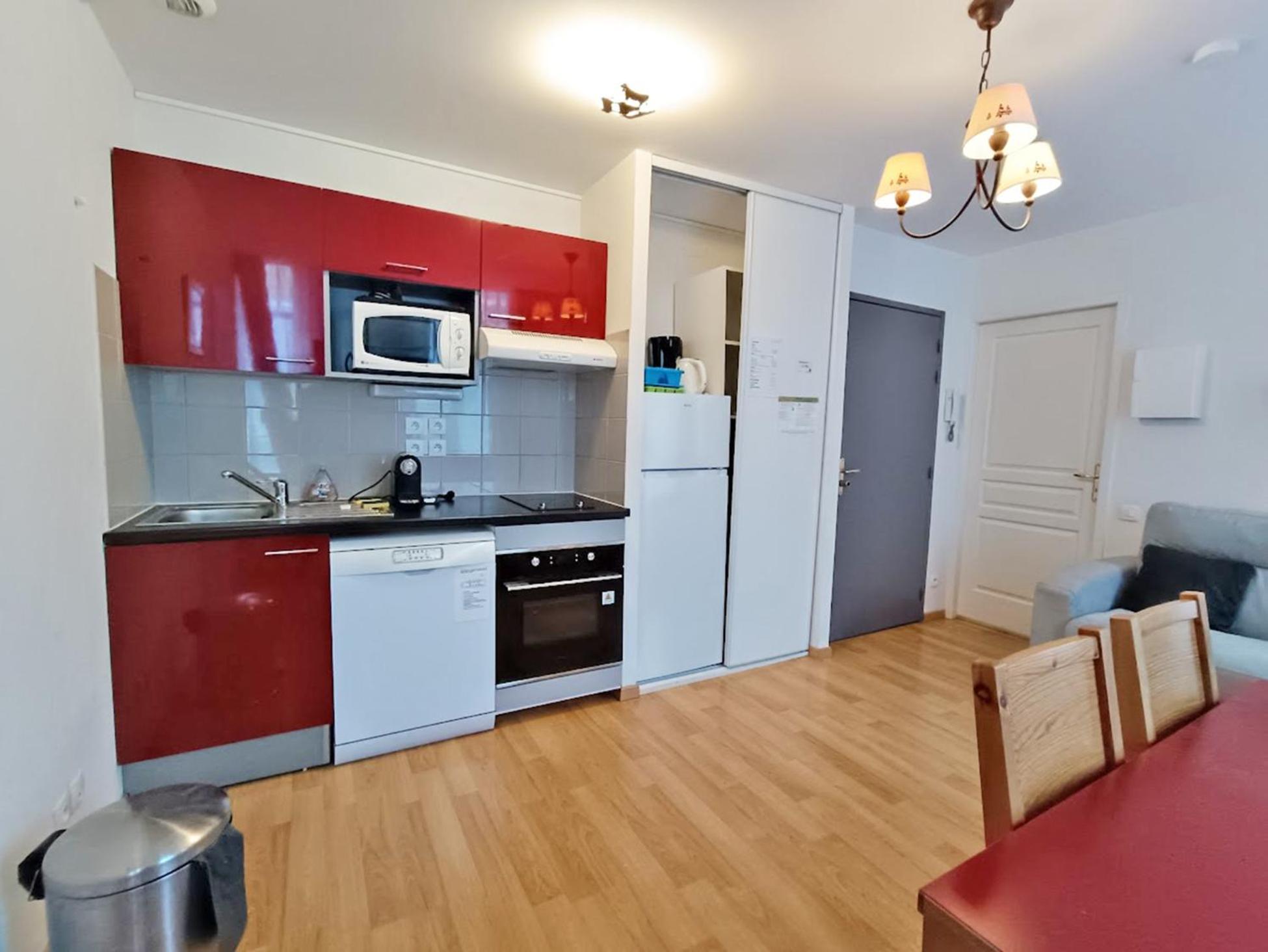 Апартаменты Il Etait Une Fois Luchon, T2, Centre Luchon, Wifi, Casier A Skis, Ascenseur, 4 Personnes Bagneres-de-Luchon Экстерьер фото