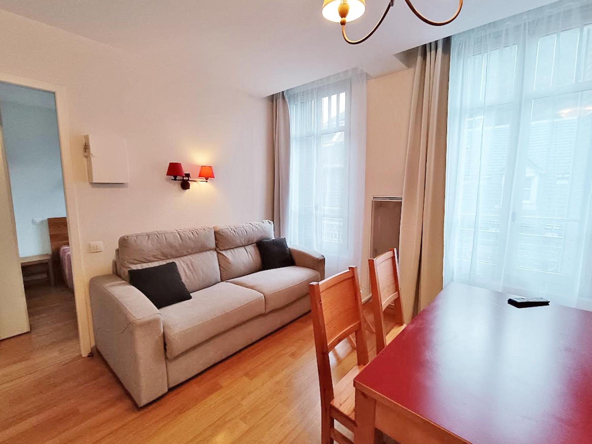 Апартаменты Il Etait Une Fois Luchon, T2, Centre Luchon, Wifi, Casier A Skis, Ascenseur, 4 Personnes Bagneres-de-Luchon Экстерьер фото